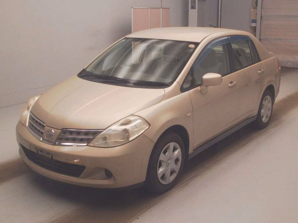 NISSAN TIIDA LATIO