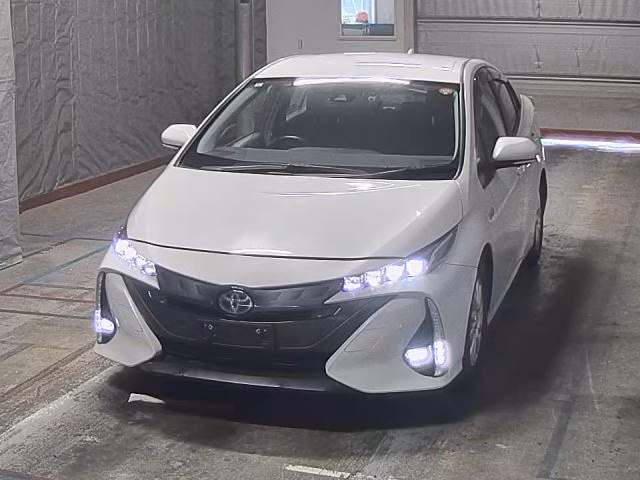 TOYOTA PRIUS PHV