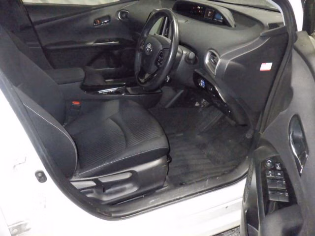 TOYOTA PRIUS PHV