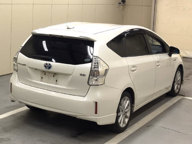 TOYOTA PRIUS ALPHA