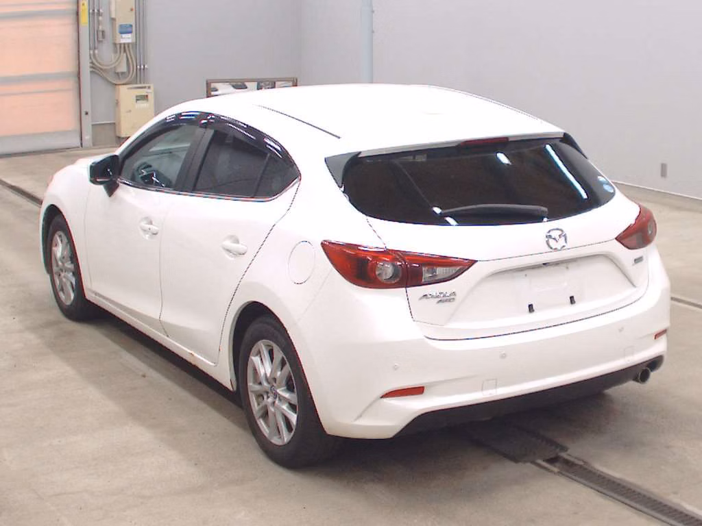 MAZDA AXELA