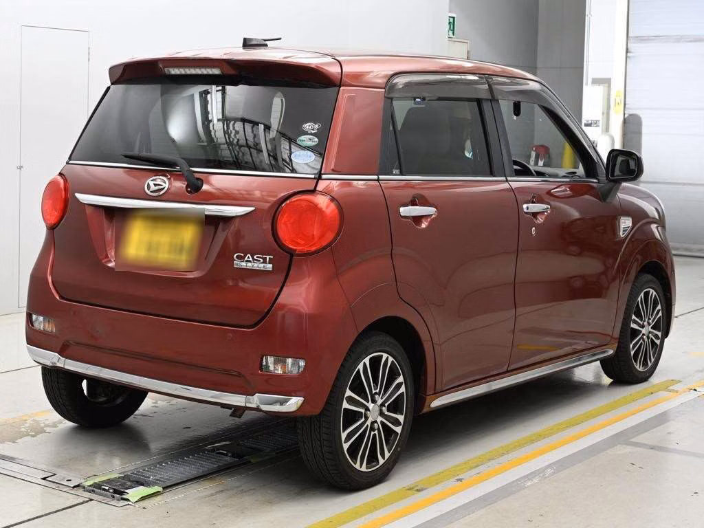DAIHATSU CAST