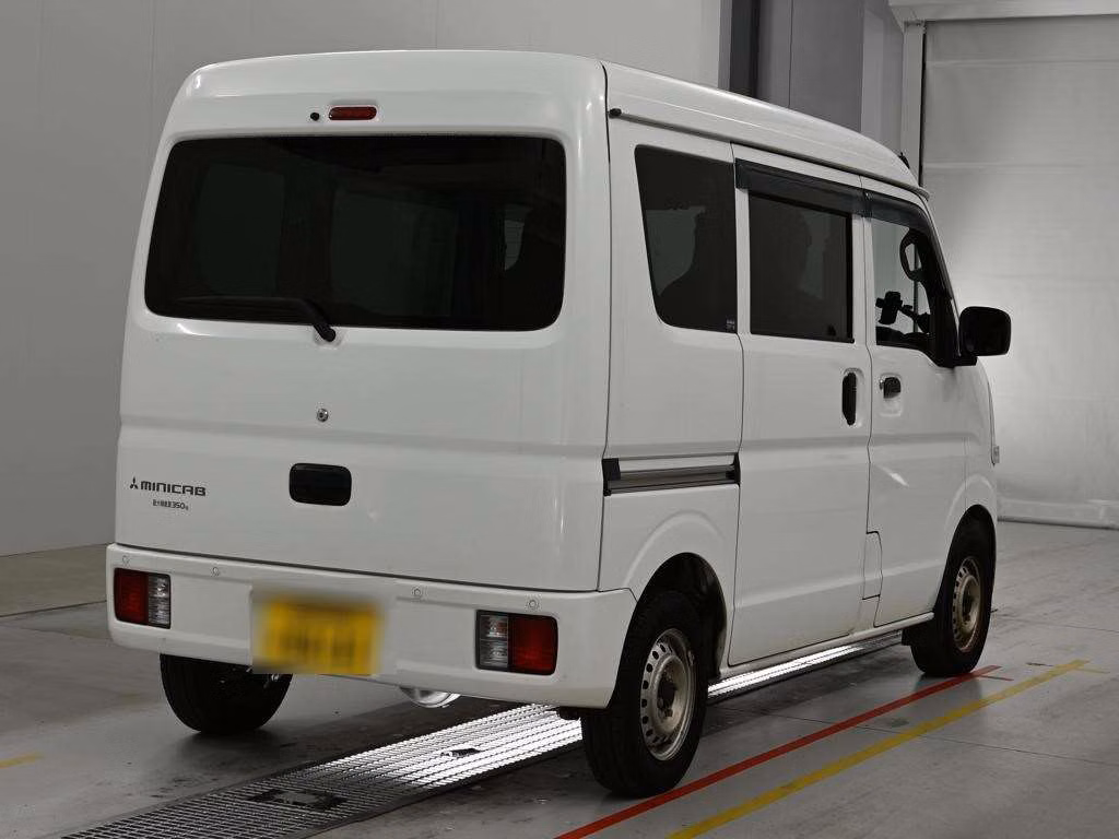 MITSUBISHI MINICAB