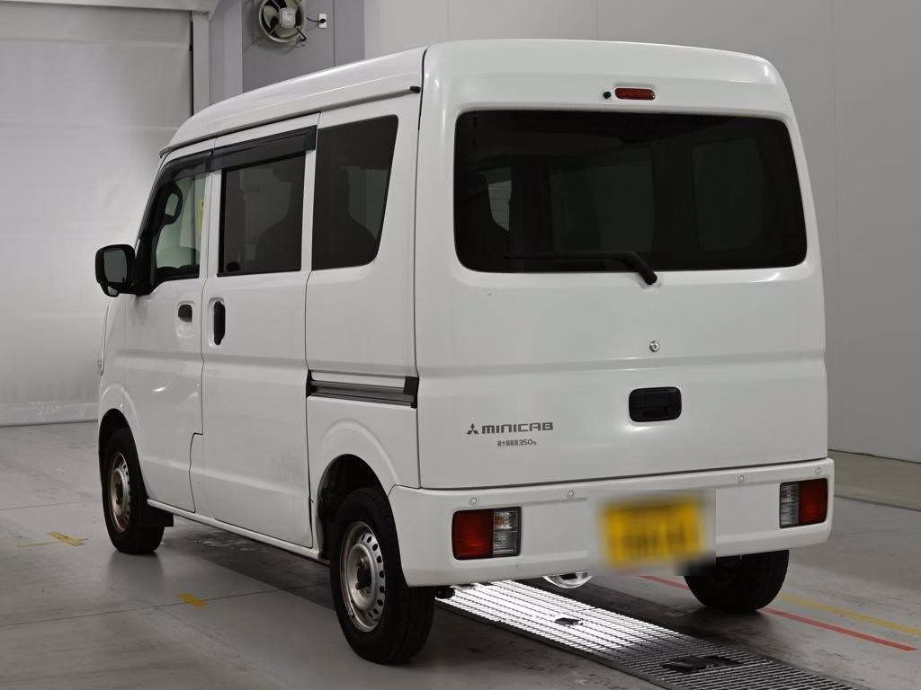 MITSUBISHI MINICAB
