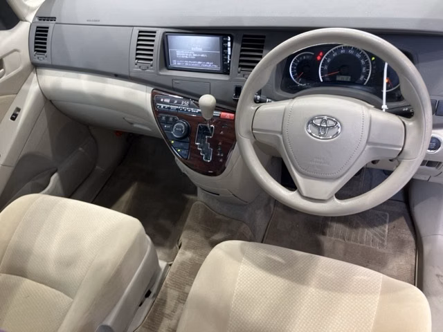 TOYOTA ISIS