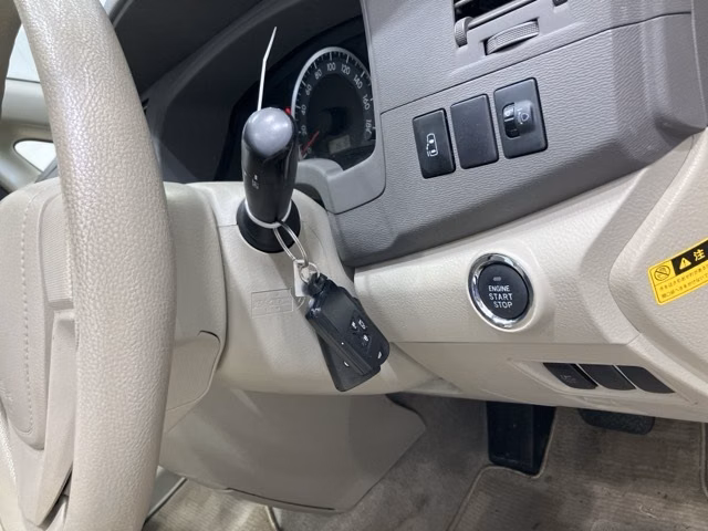 TOYOTA ISIS