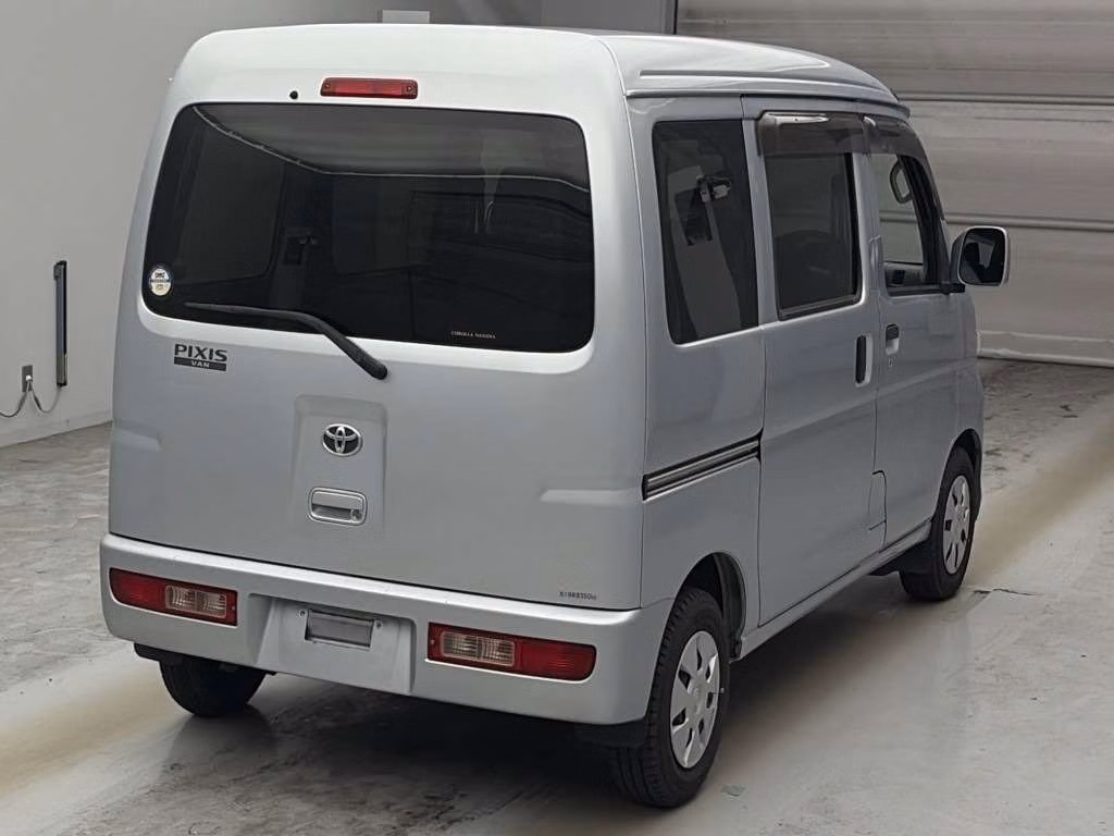 TOYOTA PIXIS VAN