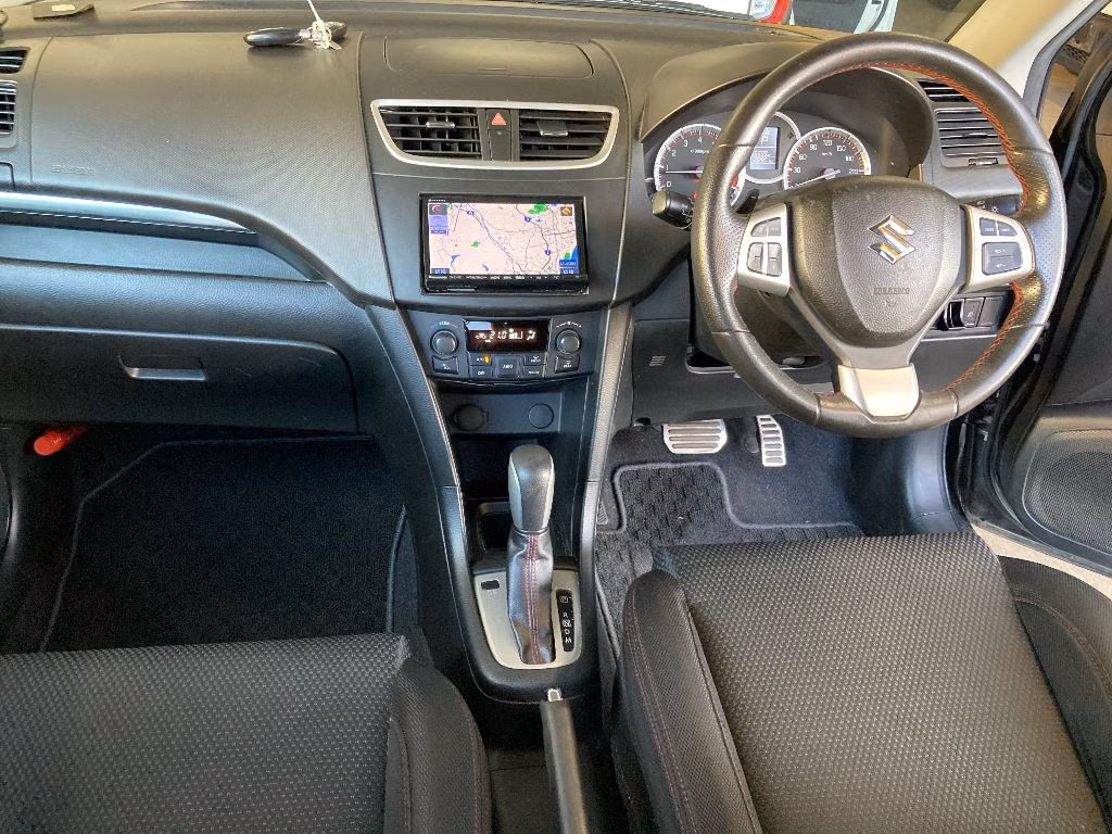 SUZUKI SWIFT