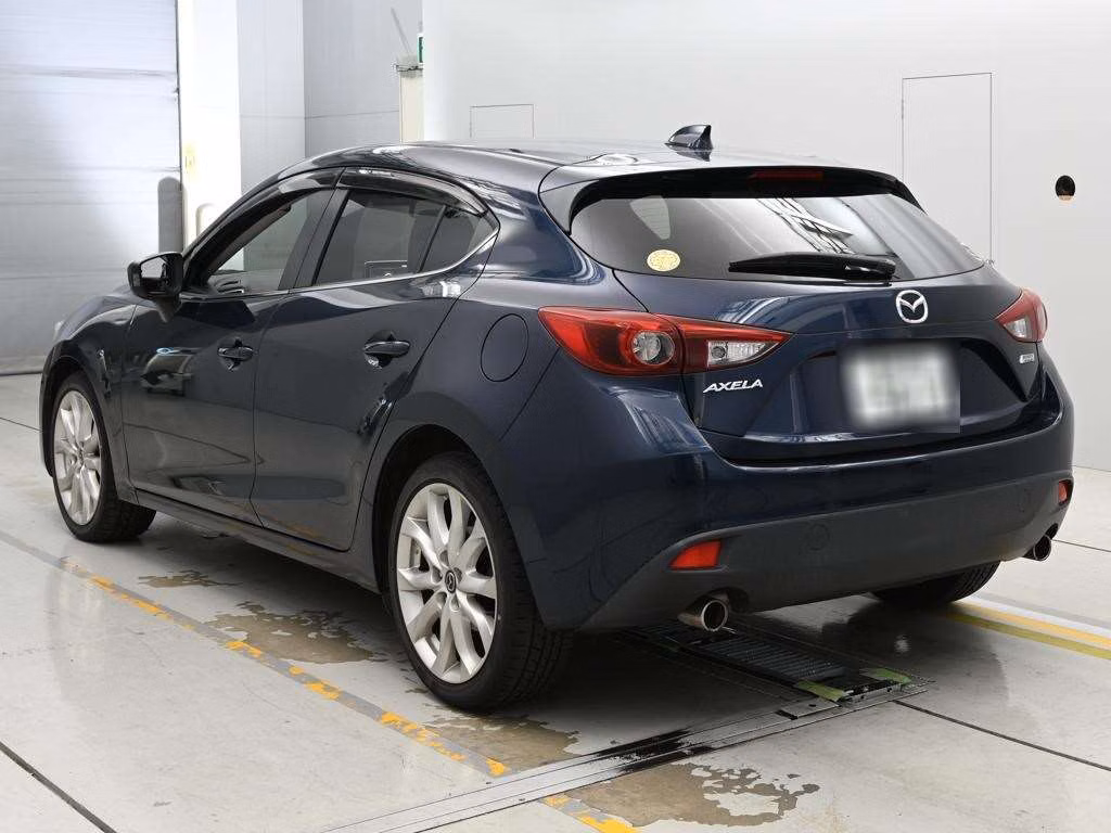 MAZDA AXELA