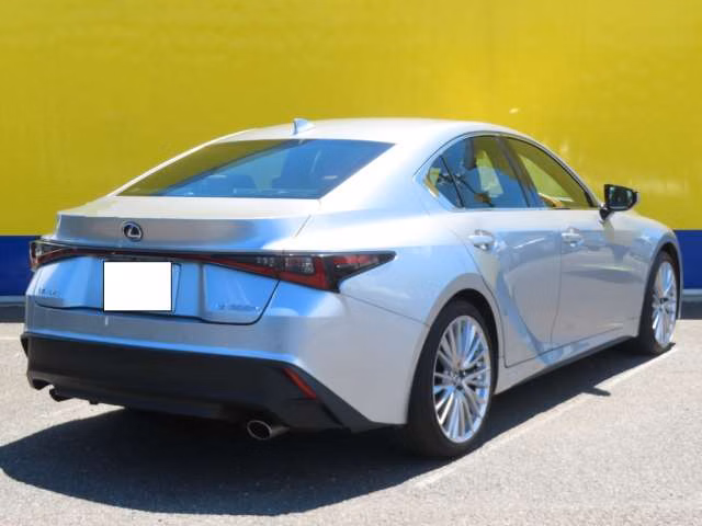 LEXUS IS300H