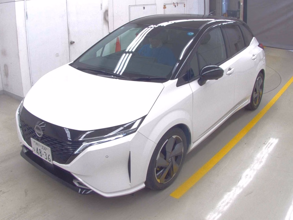 NISSAN AURA