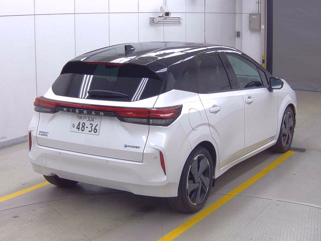 NISSAN AURA