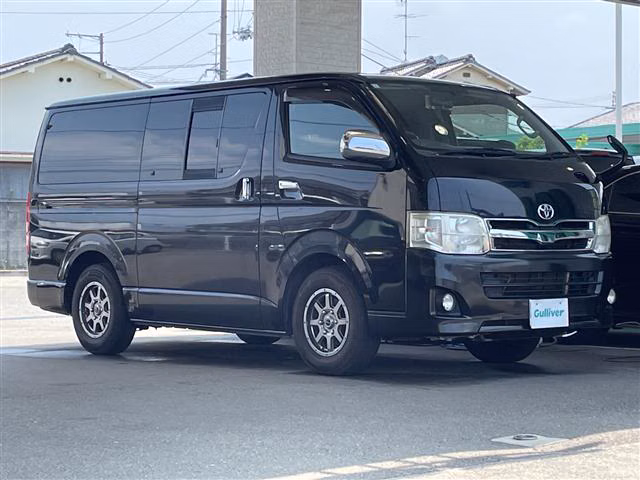 TOYOTA REGIUS ACE