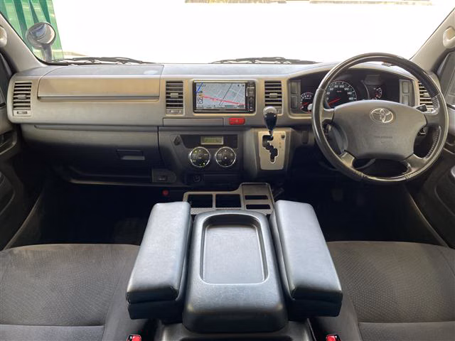 TOYOTA REGIUS ACE