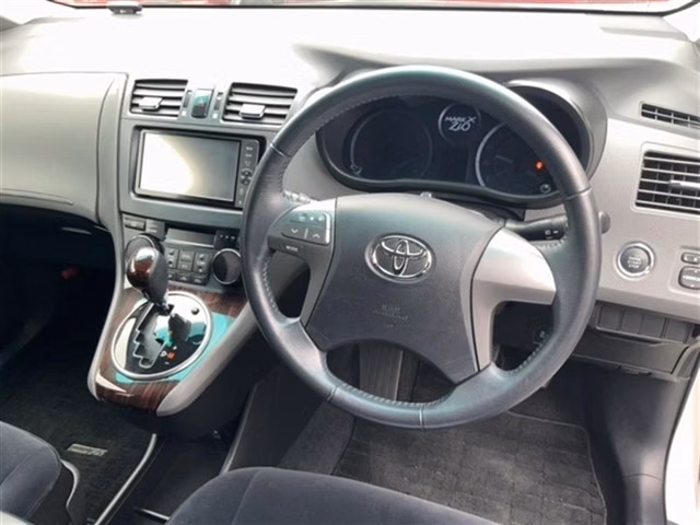 TOYOTA MARK X ZIO