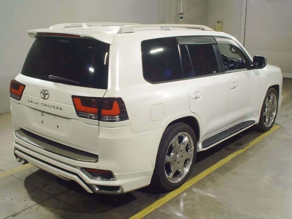TOYOTA LAND CRUISER