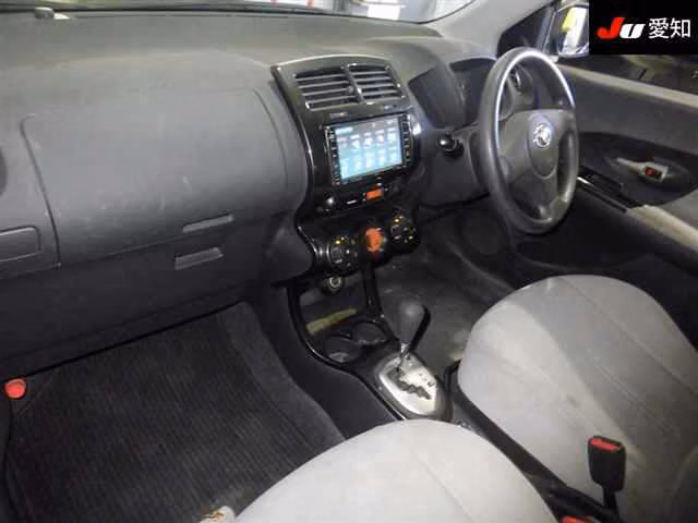TOYOTA IST