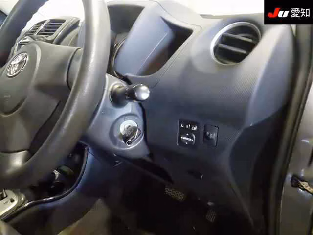 TOYOTA IST