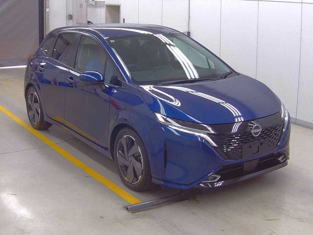 NISSAN AURA