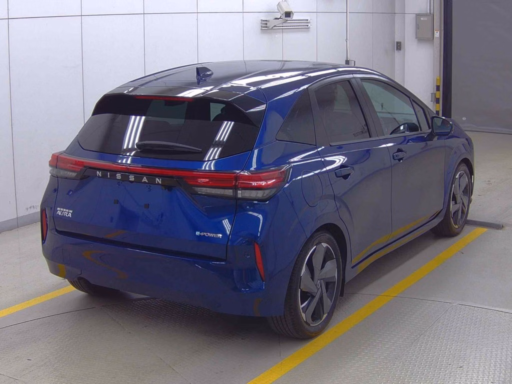NISSAN AURA
