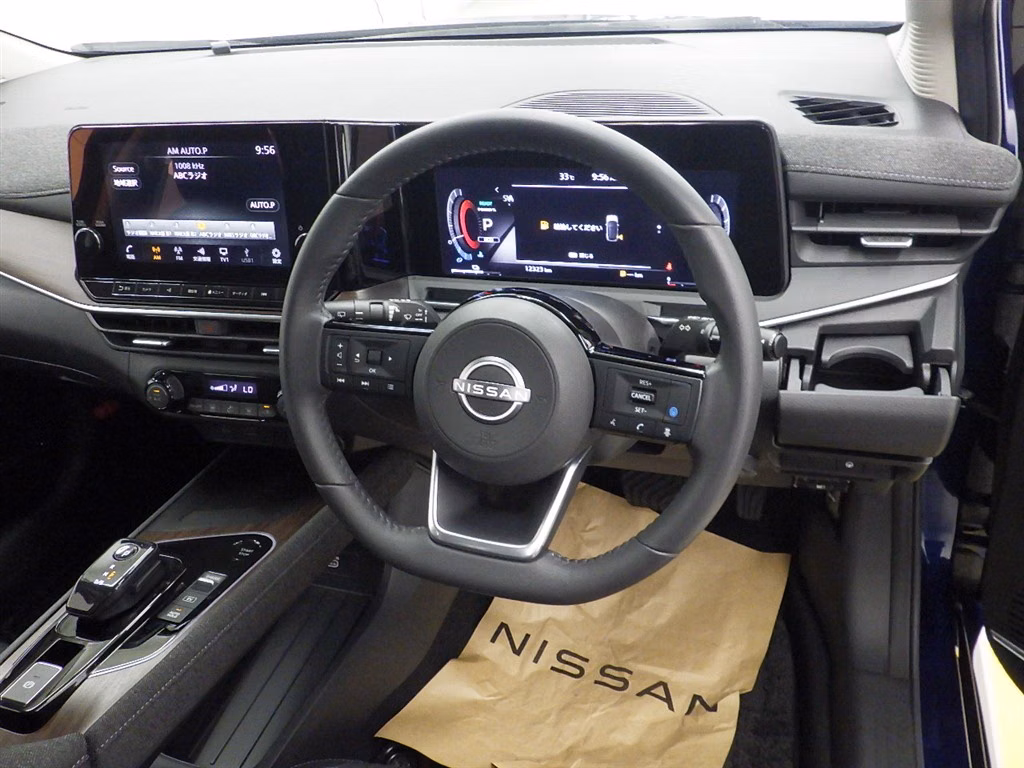 NISSAN AURA