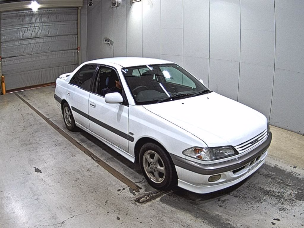 TOYOTA CARINA