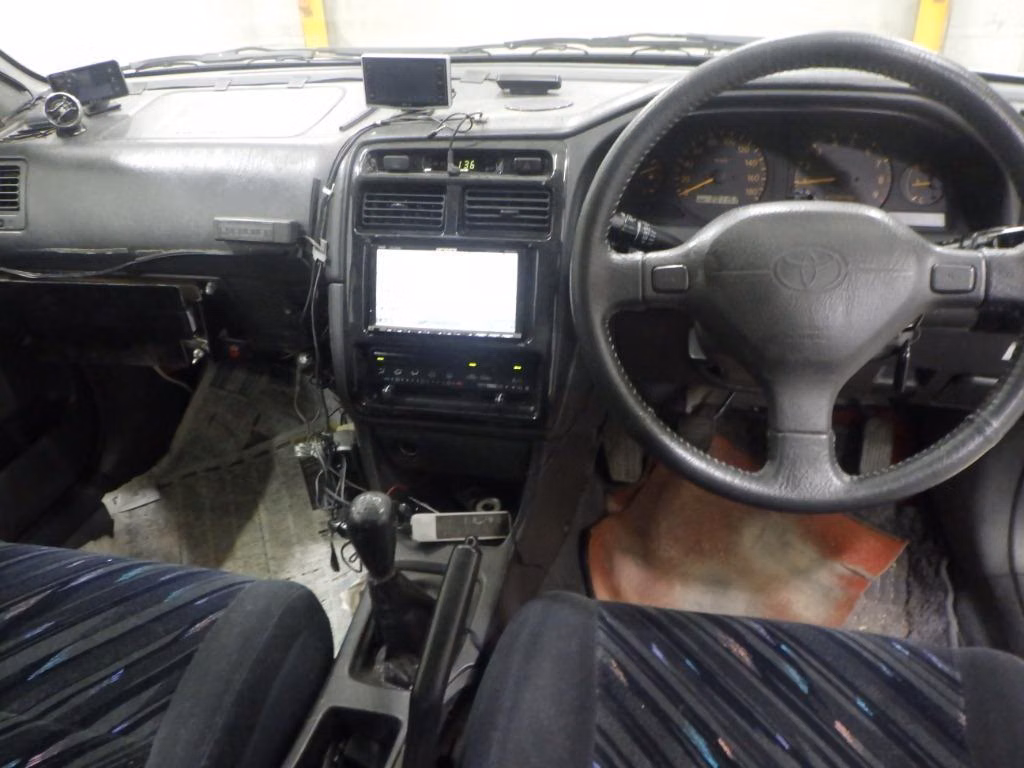 TOYOTA CARINA