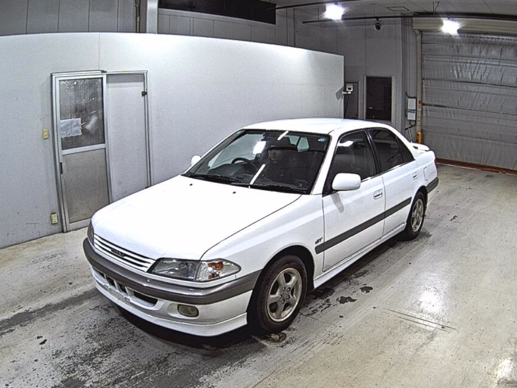 TOYOTA CARINA