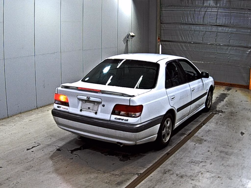 TOYOTA CARINA
