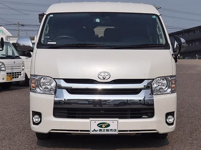 TOYOTA HIACE