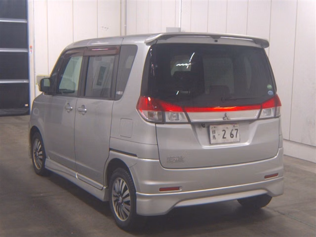 MITSUBISHI DELICA D:2