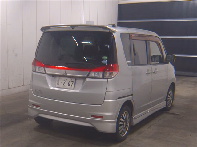 MITSUBISHI DELICA D:2