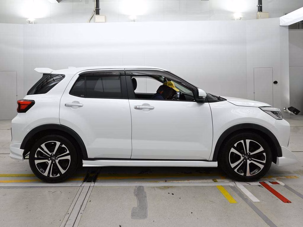DAIHATSU ROCKY