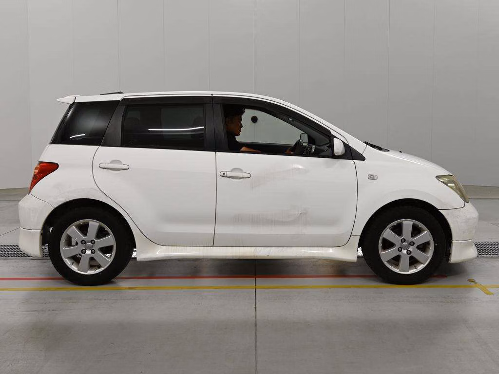 TOYOTA IST