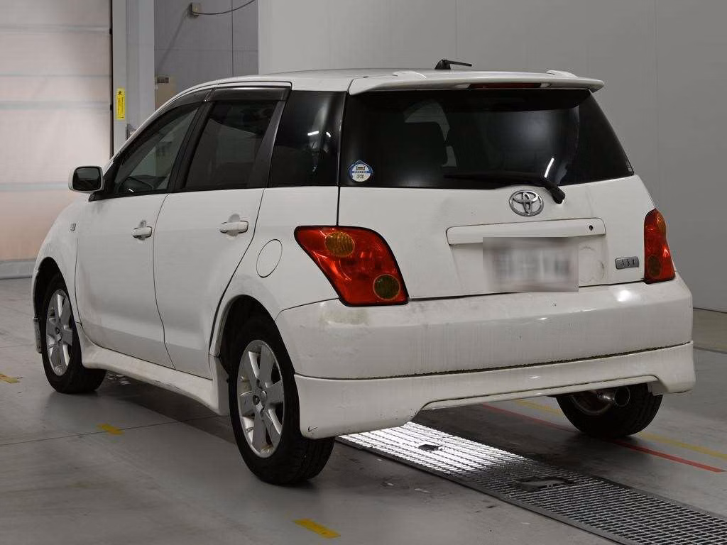 TOYOTA IST