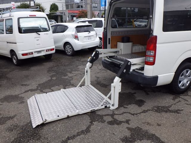 TOYOTA REGIUS ACE