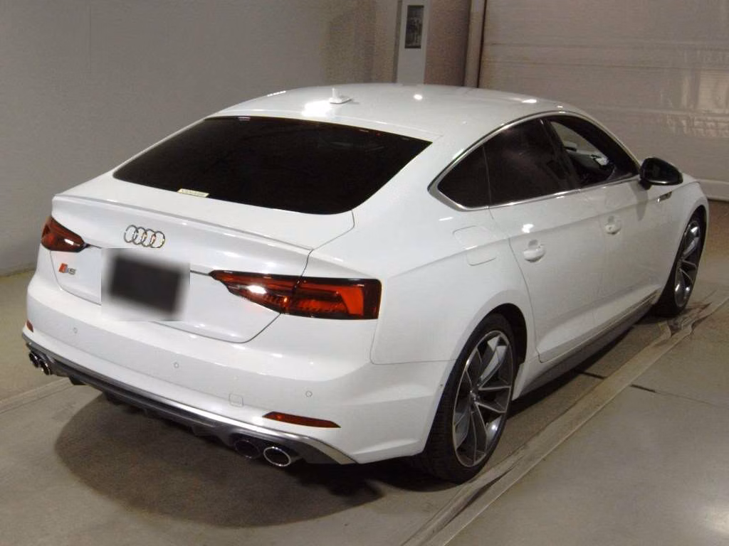 AUDI S5