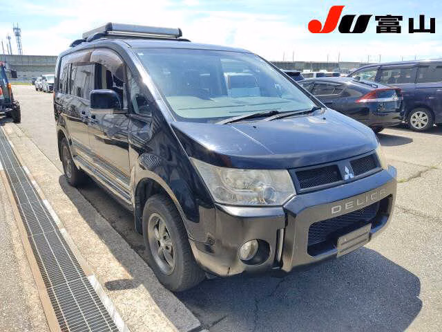 MITSUBISHI DELICA D:5
