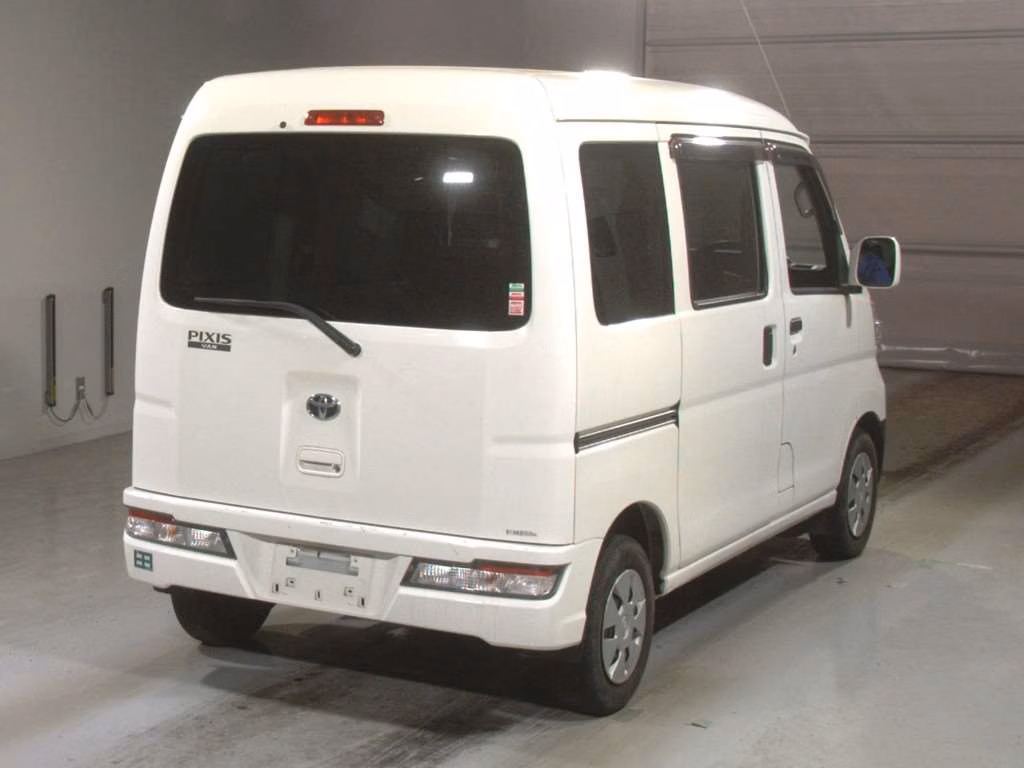 TOYOTA PIXIS VAN