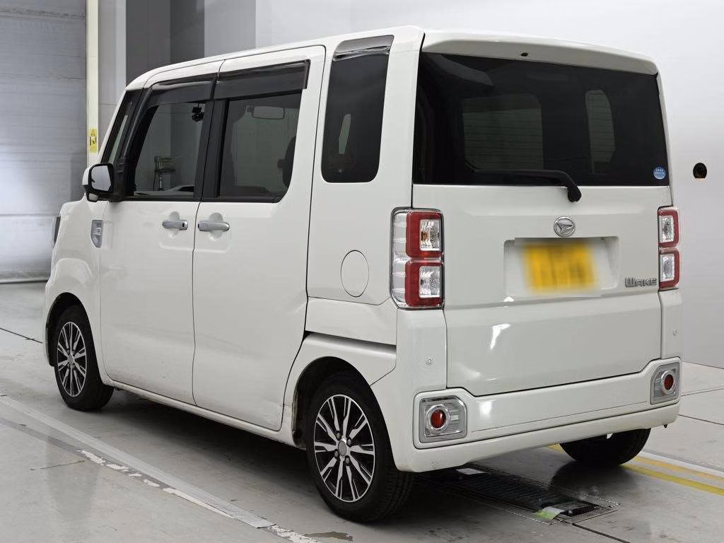 DAIHATSU WAKE