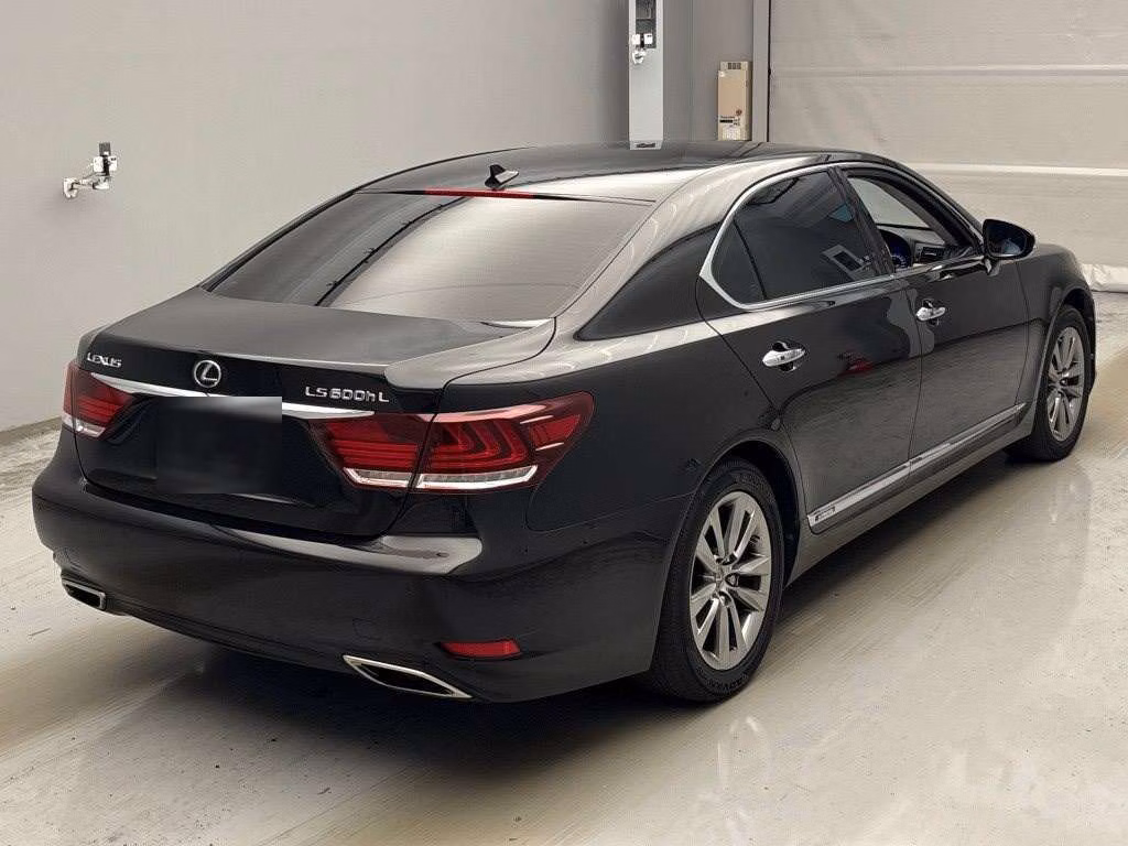 LEXUS LS600H