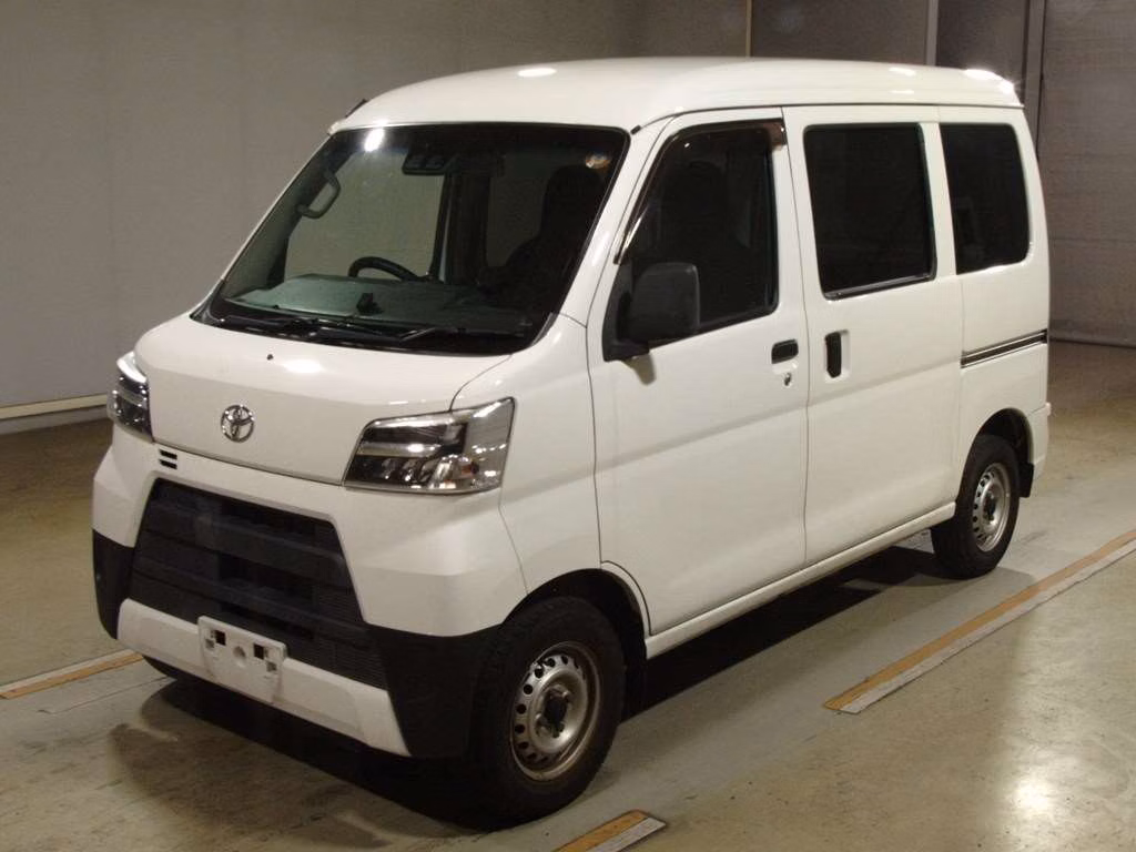 TOYOTA PIXIS VAN