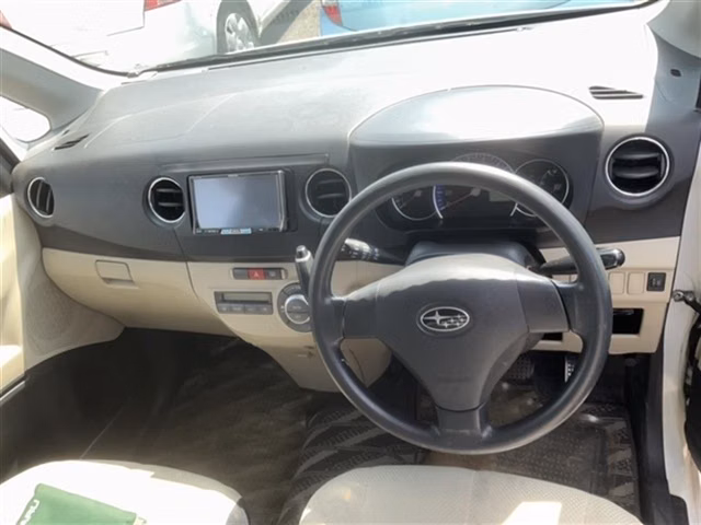 SUBARU LUCRA