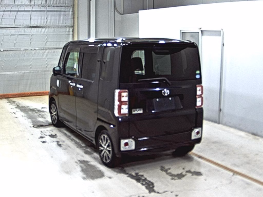TOYOTA PIXIS MEGA