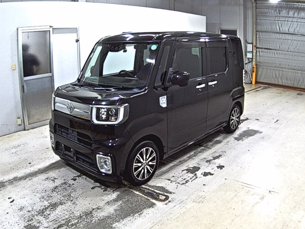 TOYOTA PIXIS MEGA