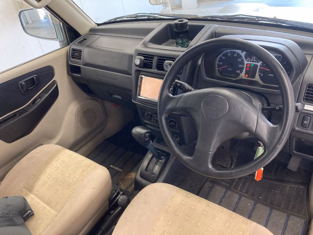 MITSUBISHI PAJERO MINI
