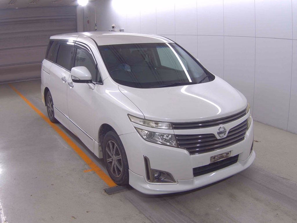 NISSAN ELGRAND