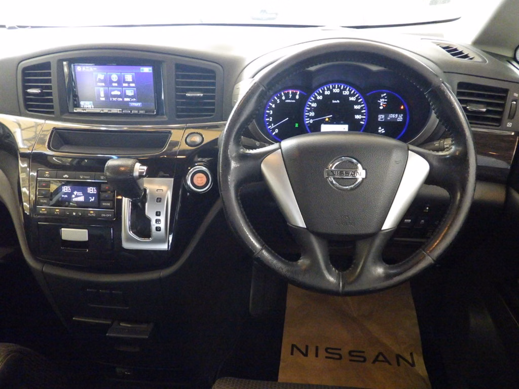 NISSAN ELGRAND