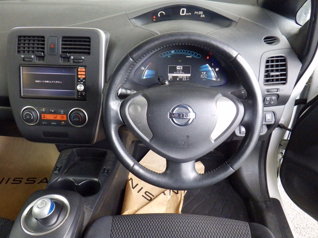 NISSAN LEAF