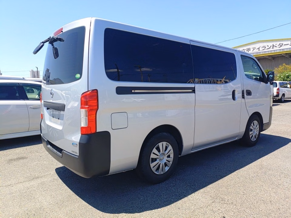 NISSAN NV350 CARAVAN